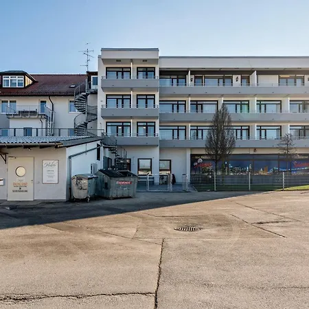 Huber Living Basic 208 Apartment *